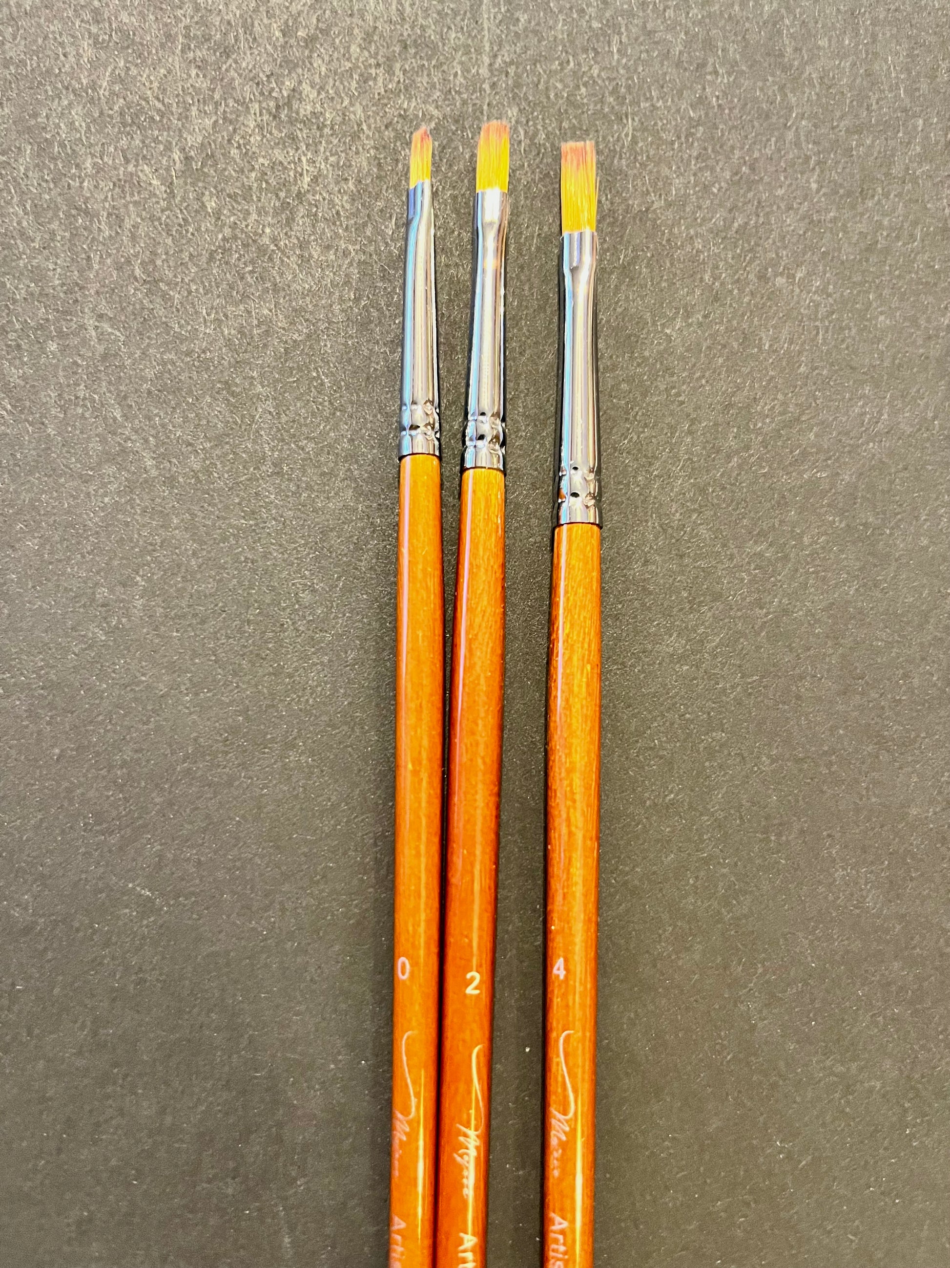 Mojove art brushes, sizes 0, 2, or 4